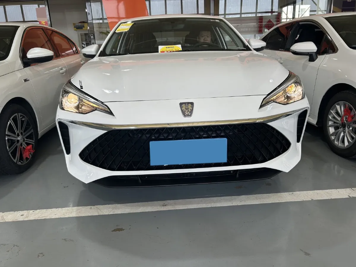 2023 Roewe i5 1.5L 129HP L4 5MT,autocango,china used car exporter,china ev exporter,chinese used car exporter,chinese used ev exporter