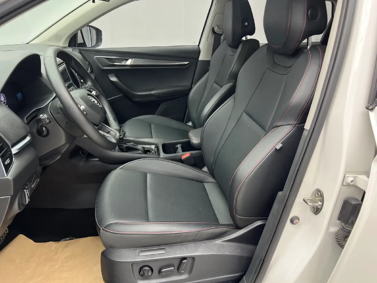 2022 Skoda Karoq 1.4T 150HP L4 7DCT,autocango,china used car exporter,china ev exporter,chinese used car exporter,chinese used ev exporter