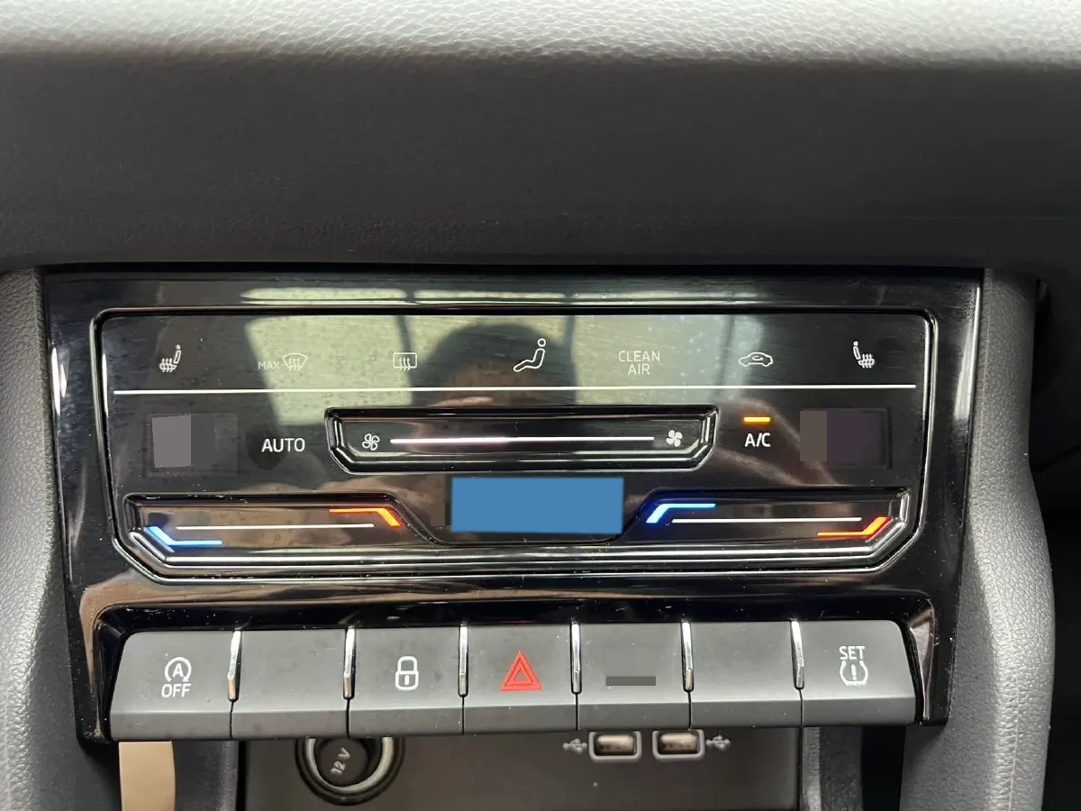 2022 Skoda Karoq 1.4T 150HP L4 7DCT,autocango,china used car exporter,china ev exporter,chinese used car exporter,chinese used ev exporter