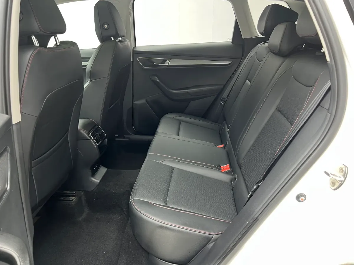 2022 Skoda Karoq 1.4T 150HP L4 7DCT,autocango,china used car exporter,china ev exporter,chinese used car exporter,chinese used ev exporter