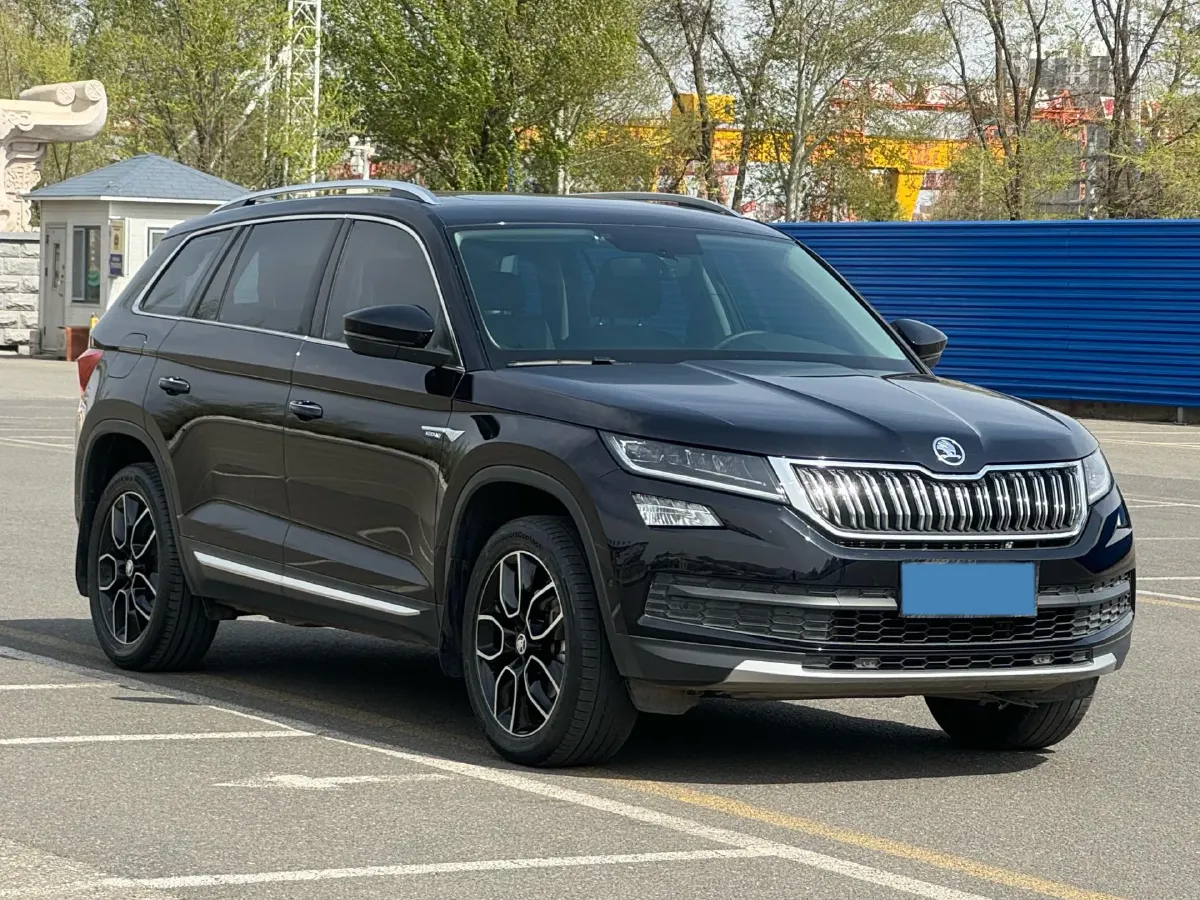 2019 Skoda Superb 2.0T 220HP L4 7DCT,autocango,china used car exporter,china ev exporter,chinese used car exporter,chinese used ev exporter