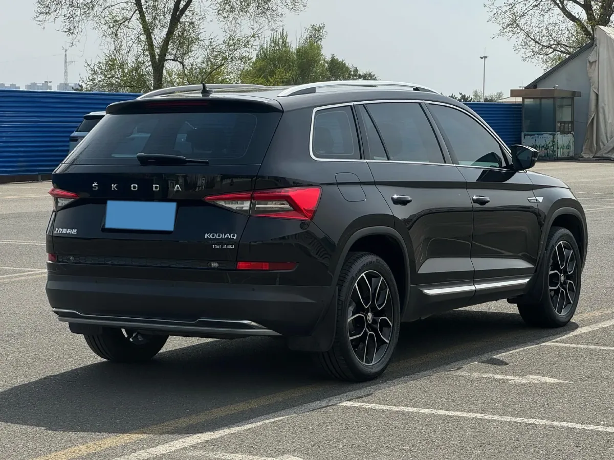 2019 Skoda Superb 2.0T 220HP L4 7DCT,autocango,china used car exporter,china ev exporter,chinese used car exporter,chinese used ev exporter