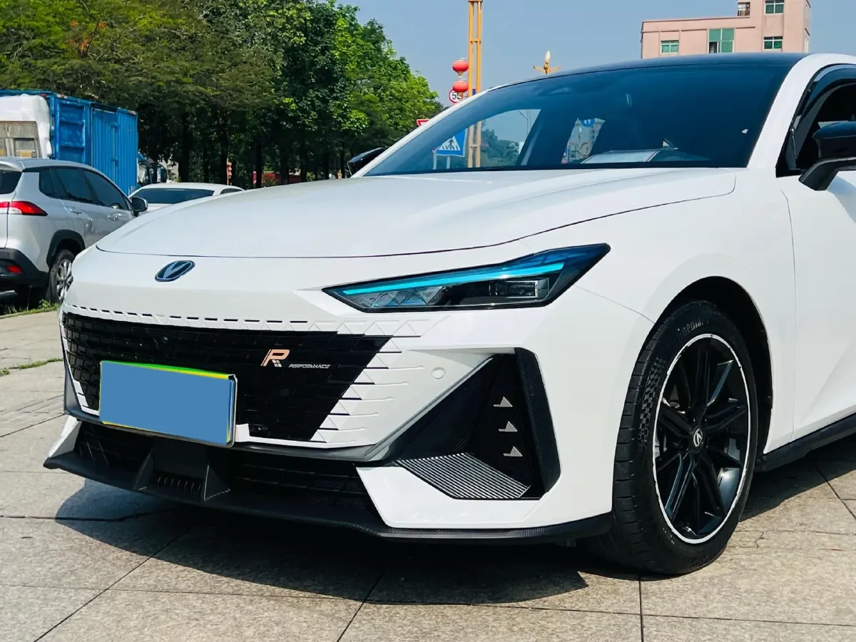 2023 ChangAn UNI-V 1.5T 188HP L4 7DCT,autocango,china used car exporter,china ev exporter,chinese used car exporter,chinese used ev exporter