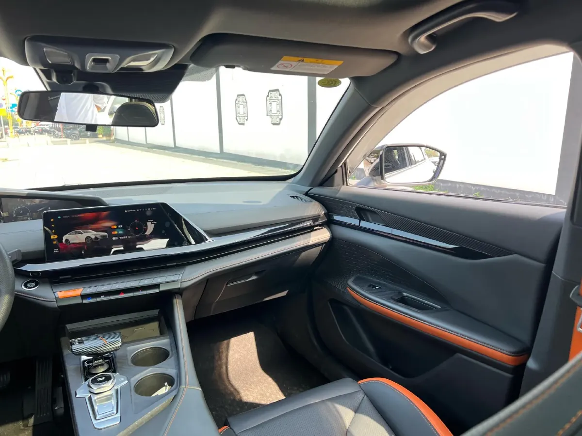 2023 ChangAn UNI-V 1.5T 188HP L4 7DCT,autocango,china used car exporter,china ev exporter,chinese used car exporter,chinese used ev exporter