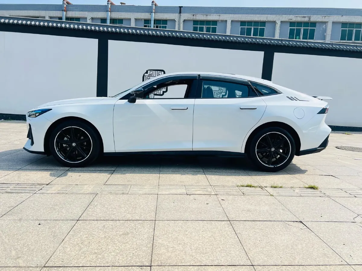 2023 ChangAn UNI-V 1.5T 188HP L4 7DCT,autocango,china used car exporter,china ev exporter,chinese used car exporter,chinese used ev exporter