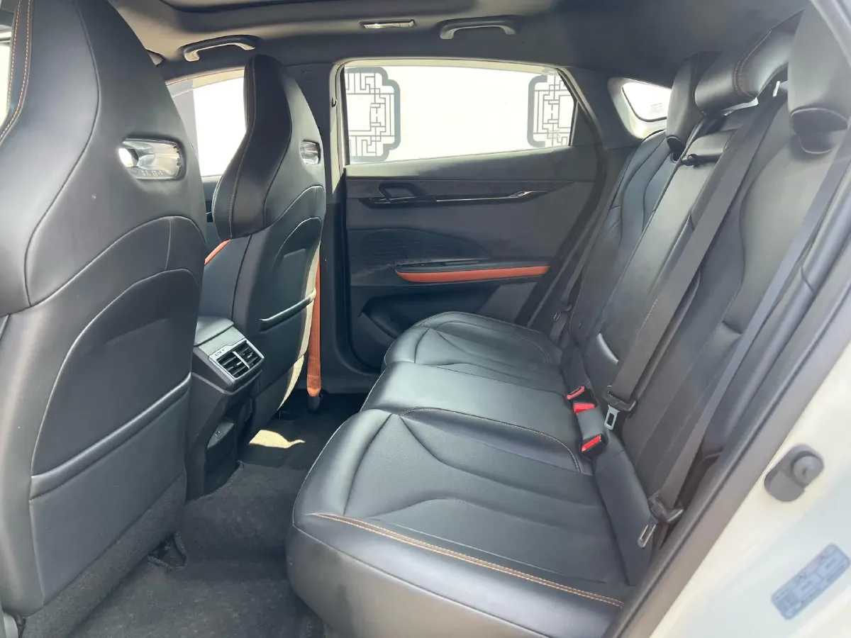 2023 ChangAn UNI-V 1.5T 188HP L4 7DCT,autocango,china used car exporter,china ev exporter,chinese used car exporter,chinese used ev exporter