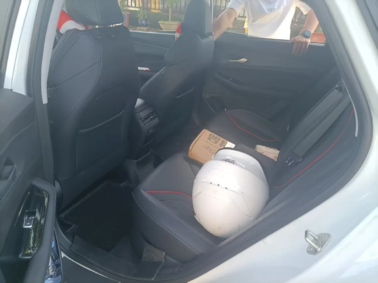 2024 Geely Binray 1.5T 181HP L4 7DCT,autocango,china used car exporter,china ev exporter,chinese used car exporter,chinese used ev exporter