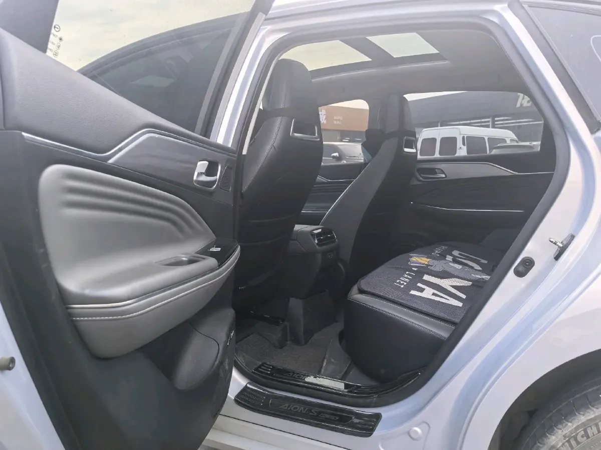 2022 ChangAn Oshan Z6 1.5T 170HP L4 6TCT PHEV 28.4KWH,autocango,china used car exporter,china ev exporter,chinese used car exporter,chinese used ev exporter