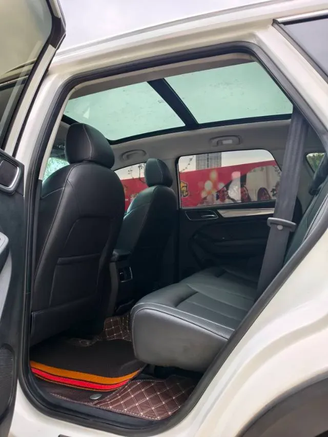 2019 Roewe i6 1.5T 169HP L4 7DCT,autocango,china used car exporter,china ev exporter,chinese used car exporter,chinese used ev exporter