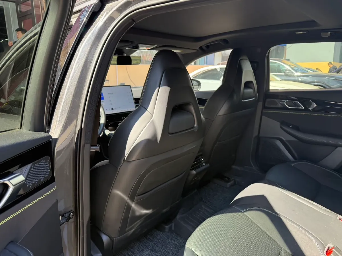 2025 LYNK&CO 03 1.5T 181HP L4 7DCT,autocango,china used car exporter,china ev exporter,chinese used car exporter,chinese used ev exporter