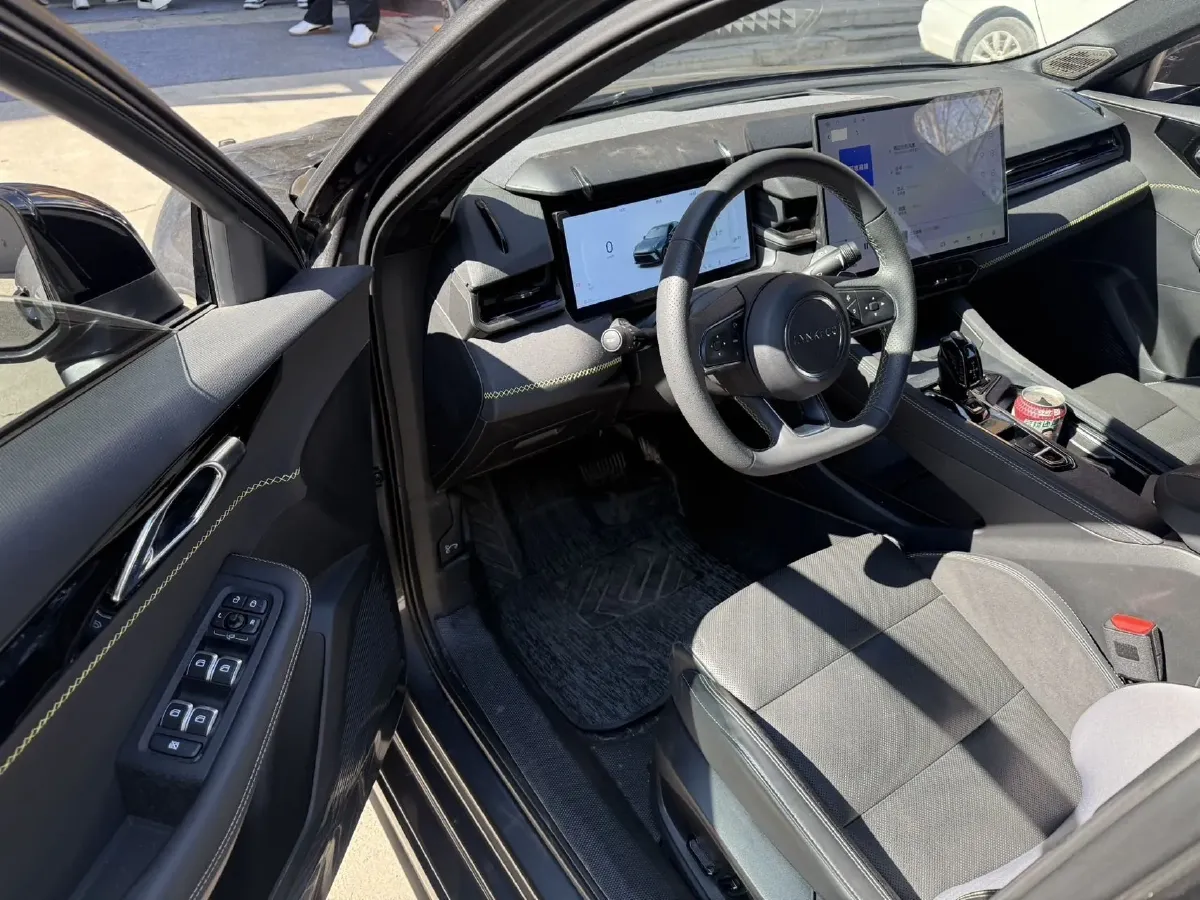 2025 LYNK&CO 03 1.5T 181HP L4 7DCT,autocango,china used car exporter,china ev exporter,chinese used car exporter,chinese used ev exporter