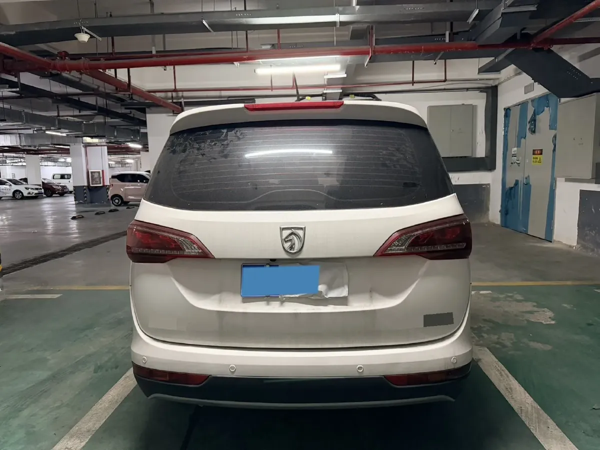 2019 BaoJun 730 1.5L 105HP L4 6MT,autocango,china used car exporter,china ev exporter,chinese used car exporter,chinese used ev exporter