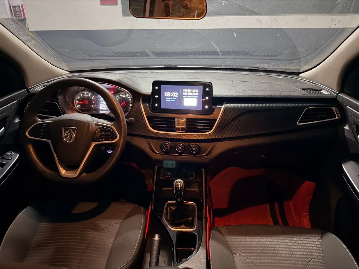 2019 BaoJun 730 1.5L 105HP L4 6MT,autocango,china used car exporter,china ev exporter,chinese used car exporter,chinese used ev exporter