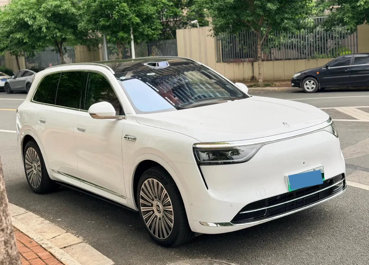 2025 AITO AITO M8 REEV 160HP REEV 53.4KWH,autocango,china used car exporter,china ev exporter,chinese used car exporter,chinese used ev exporter