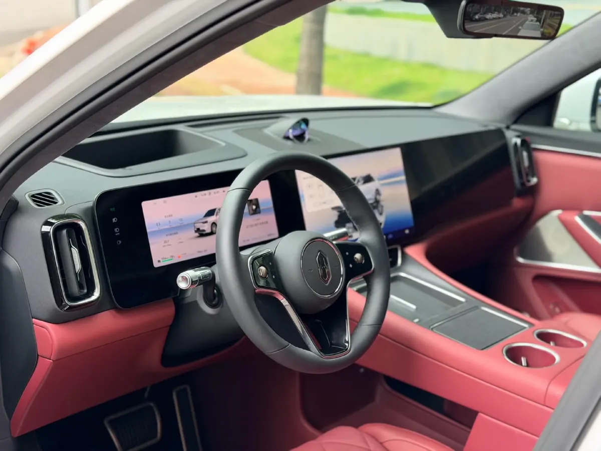 2025 AITO AITO M8 REEV 160HP REEV 53.4KWH,autocango,china used car exporter,china ev exporter,chinese used car exporter,chinese used ev exporter