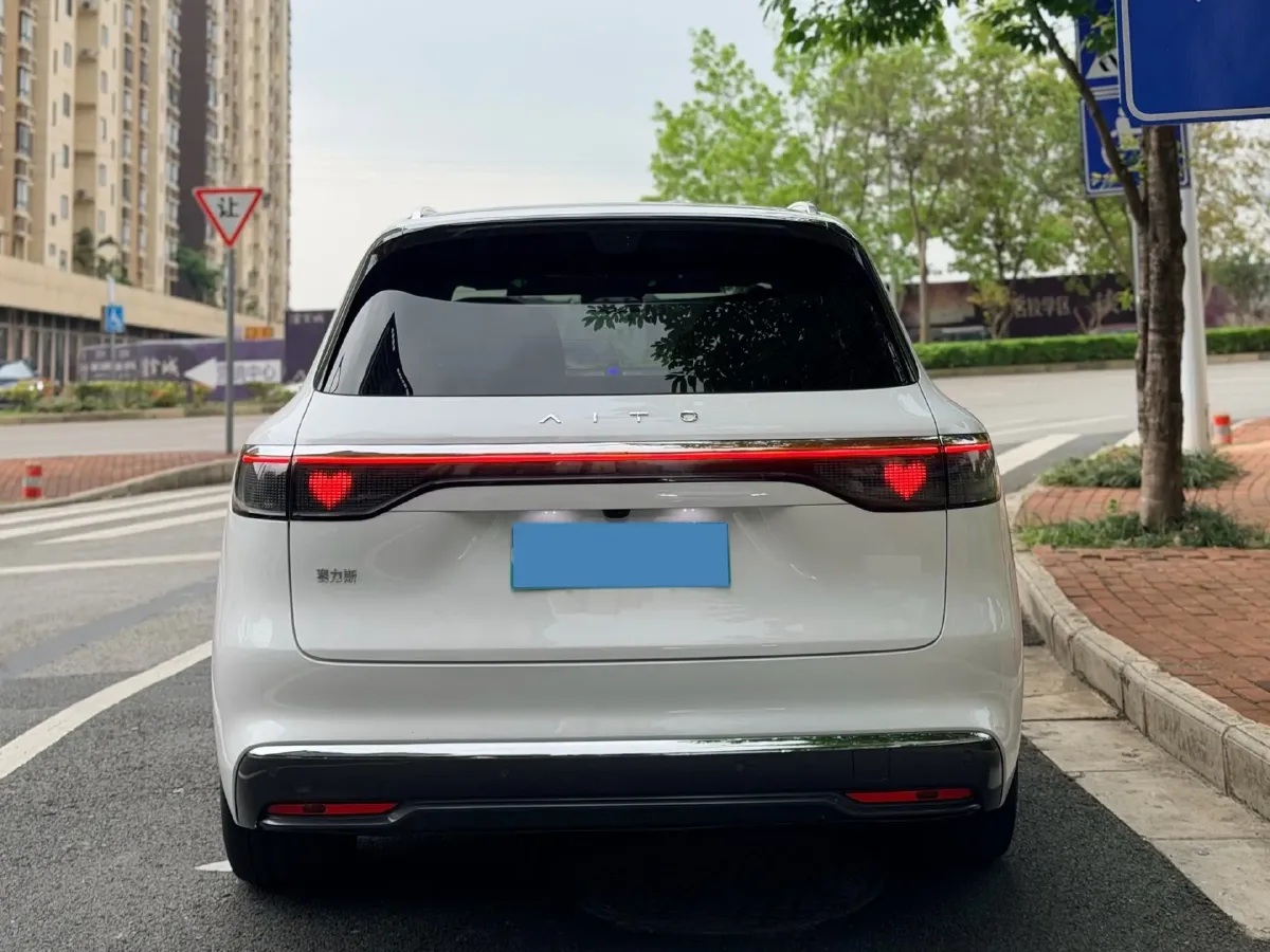 2025 AITO AITO M8 REEV 160HP REEV 53.4KWH,autocango,china used car exporter,china ev exporter,chinese used car exporter,chinese used ev exporter