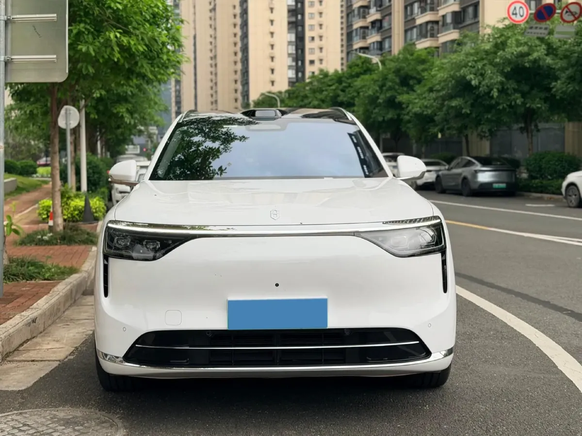 2025 AITO AITO M8 REEV 160HP REEV 53.4KWH,autocango,china used car exporter,china ev exporter,chinese used car exporter,chinese used ev exporter