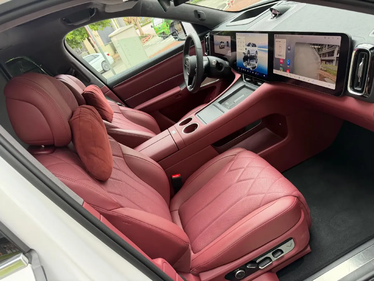 2025 AITO AITO M8 REEV 160HP REEV 53.4KWH,autocango,china used car exporter,china ev exporter,chinese used car exporter,chinese used ev exporter