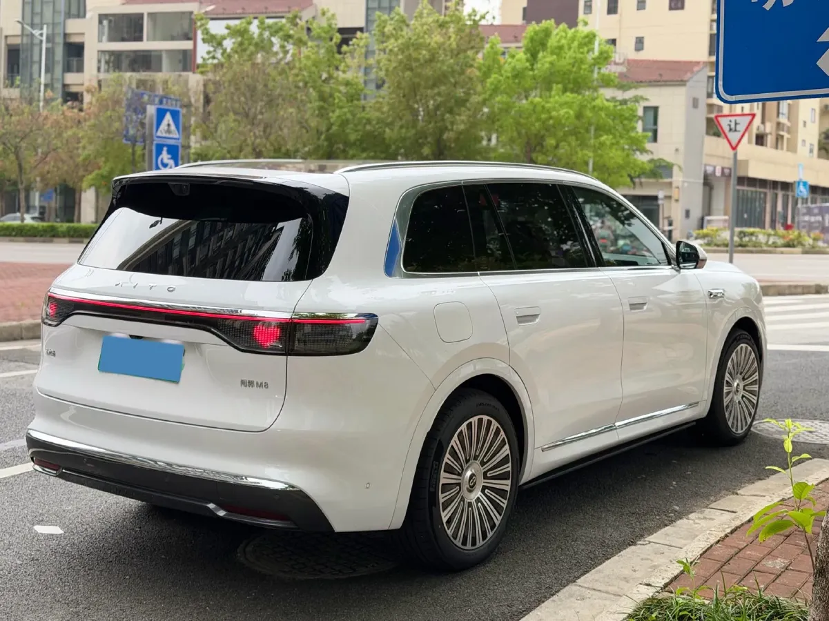 2025 AITO AITO M8 REEV 160HP REEV 53.4KWH,autocango,china used car exporter,china ev exporter,chinese used car exporter,chinese used ev exporter