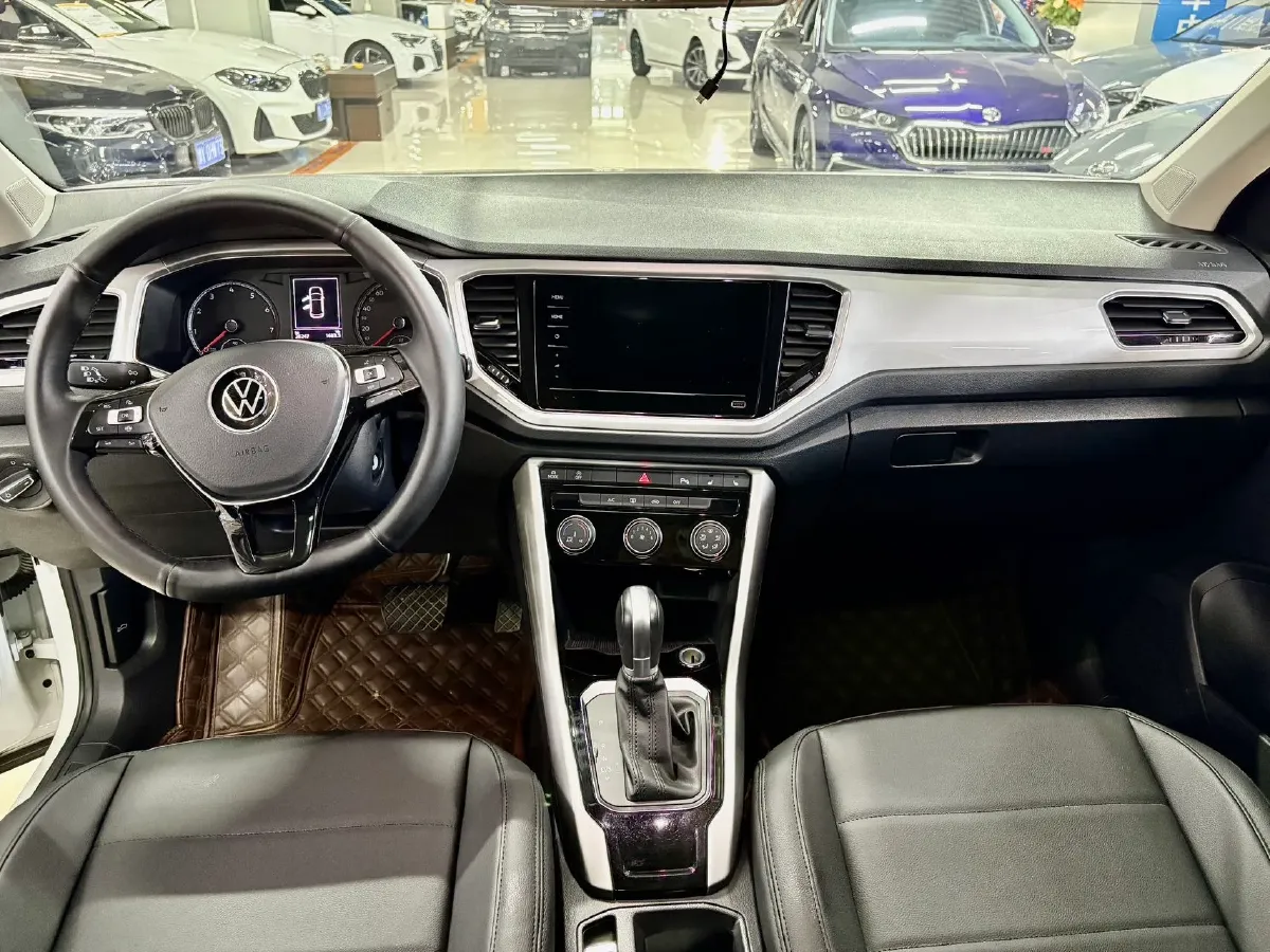 2021 Volkswagen T-Roc 1.4T 150HP L4 7DCT,autocango,china used car exporter,china ev exporter,chinese used car exporter,chinese used ev exporter