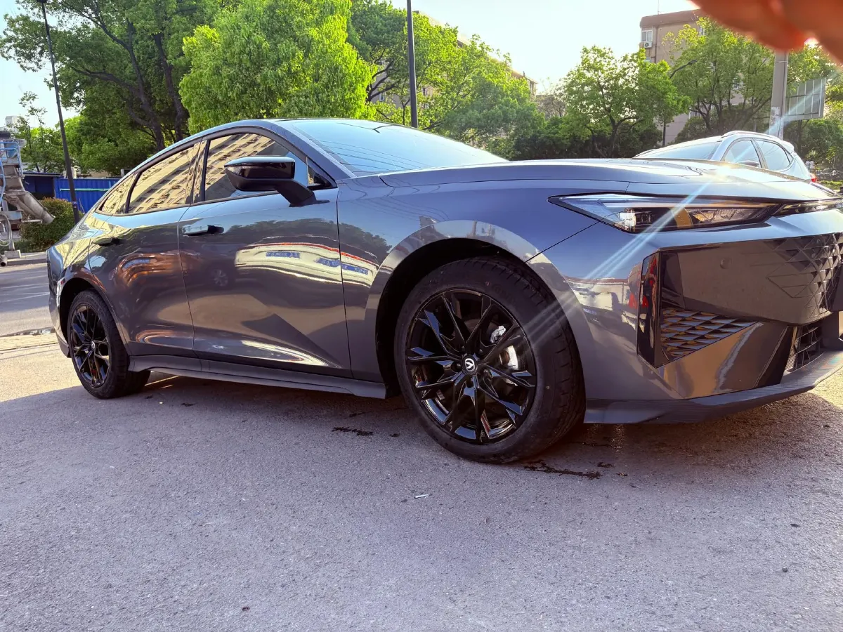 2024 ChangAn UNI-V 1.5T 188HP L4 7DCT,autocango,china used car exporter,china ev exporter,chinese used car exporter,chinese used ev exporter