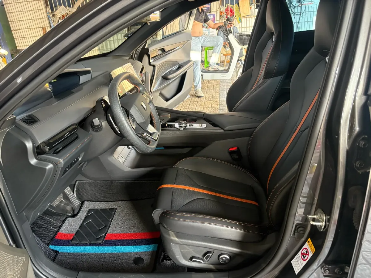 2024 ChangAn UNI-V 1.5T 188HP L4 7DCT,autocango,china used car exporter,china ev exporter,chinese used car exporter,chinese used ev exporter