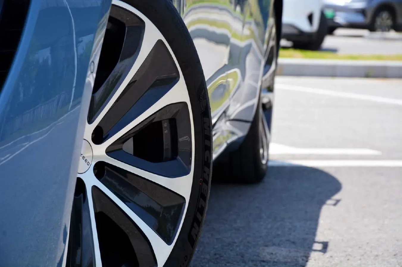 2025 Luxeed S7 BEV 100KWH,autocango,china used car exporter,china ev exporter,chinese used car exporter,chinese used ev exporter