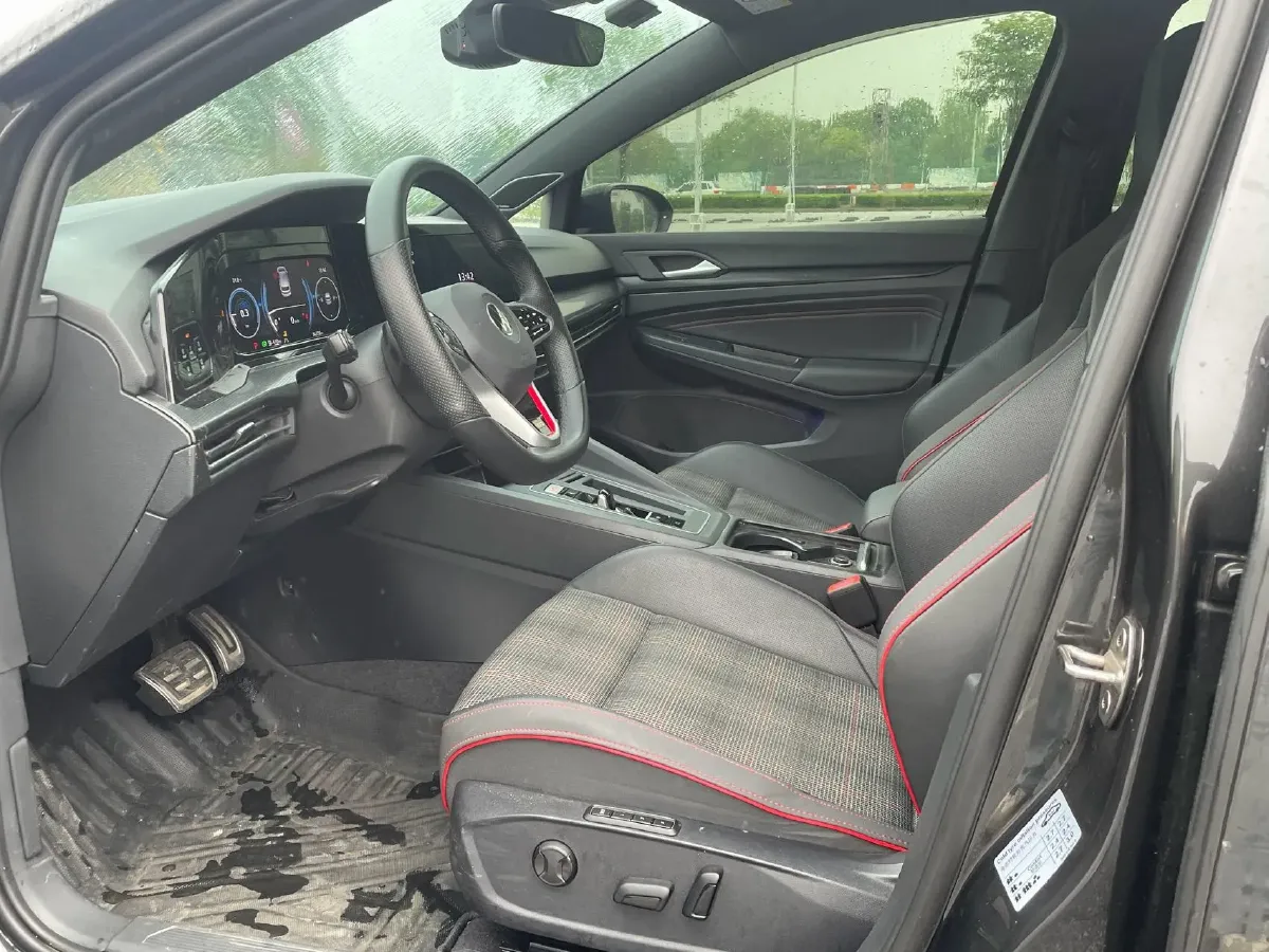 2021 Volkswagen GolfGTI 2.0T 220HP L4 7DCT,autocango,china used car exporter,china ev exporter,chinese used car exporter,chinese used ev exporter