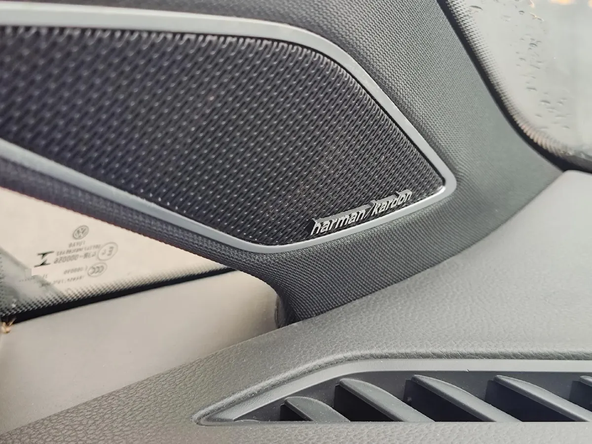 2021 Volkswagen GolfGTI 2.0T 220HP L4 7DCT,autocango,china used car exporter,china ev exporter,chinese used car exporter,chinese used ev exporter