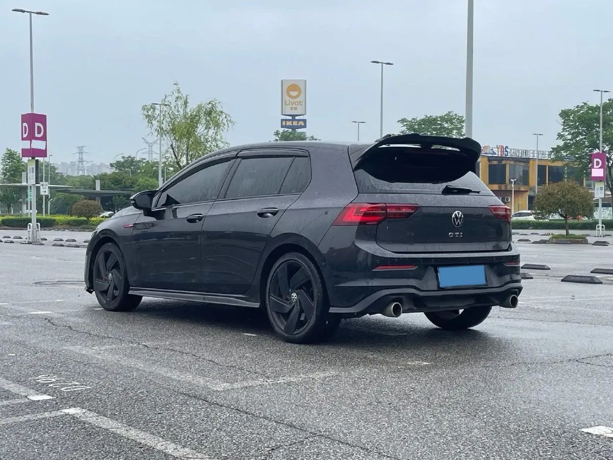 2021 Volkswagen GolfGTI 2.0T 220HP L4 7DCT,autocango,china used car exporter,china ev exporter,chinese used car exporter,chinese used ev exporter