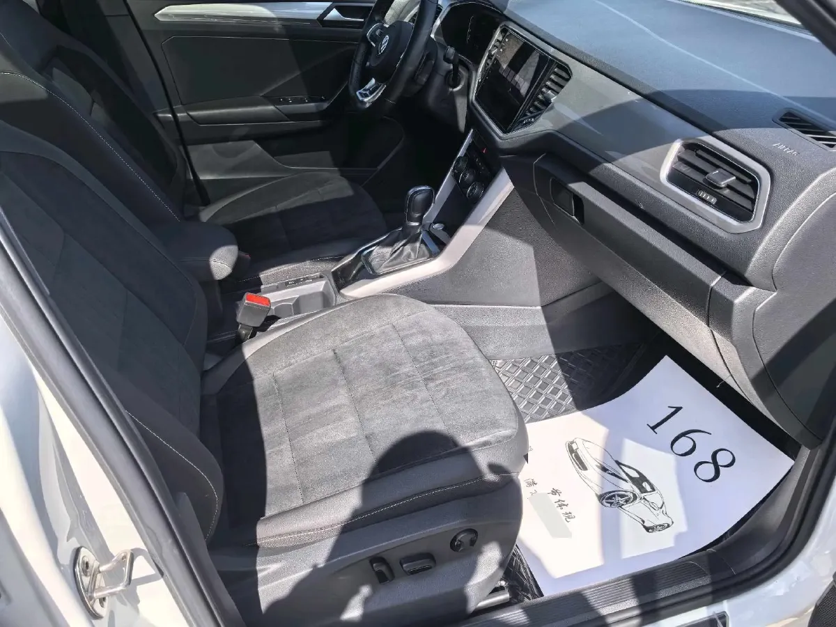 2022 Volkswagen T-Roc 1.4T 150HP L4 7DCT,autocango,china used car exporter,china ev exporter,chinese used car exporter,chinese used ev exporter