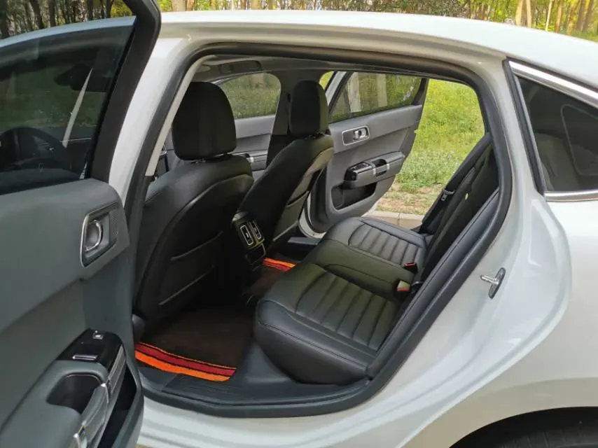 2021 Citroen C6 1.8T 211HP L4 8AT,autocango,china used car exporter,china ev exporter,chinese used car exporter,chinese used ev exporter