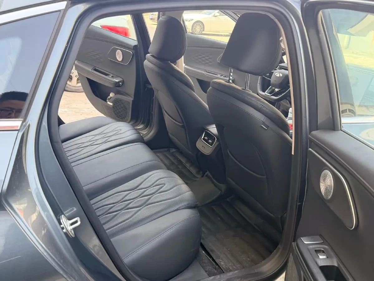 2025 Fulwin FulwinA8L 1.5T 156HP L4 1DHT PHEV 18.67KWH,autocango,china used car exporter,china ev exporter,chinese used car exporter,chinese used ev exporter