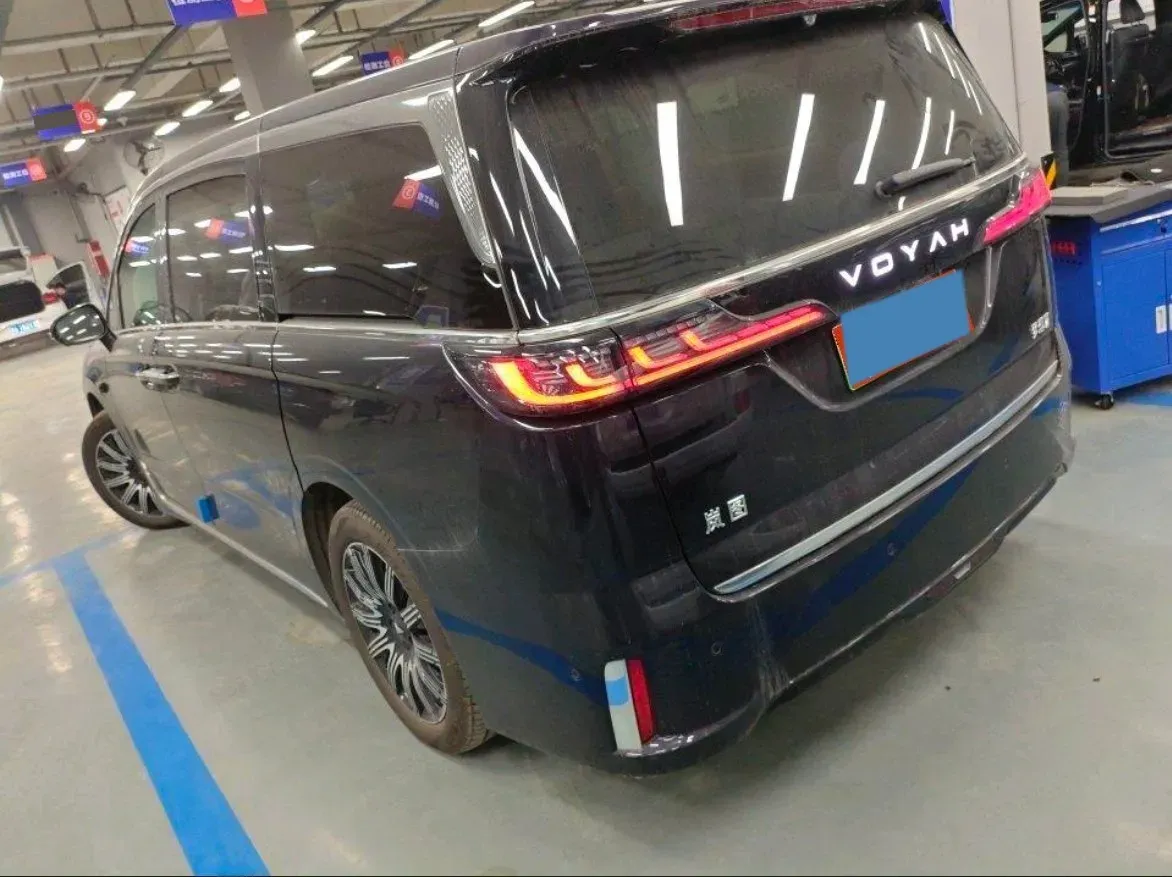 2025 Voyah Dream BEV 108.7KWH,autocango,china used car exporter,china ev exporter,chinese used car exporter,chinese used ev exporter