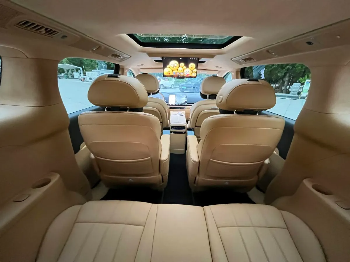 2025 Voyah Dream BEV 108.7KWH,autocango,china used car exporter,china ev exporter,chinese used car exporter,chinese used ev exporter