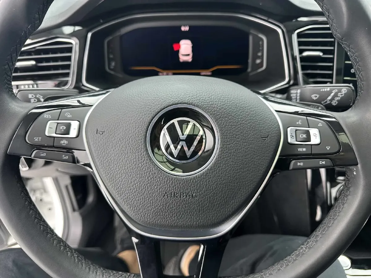 2022 Volkswagen T-Roc 1.4T 150HP L4 7DCT,autocango,china used car exporter,china ev exporter,chinese used car exporter,chinese used ev exporter