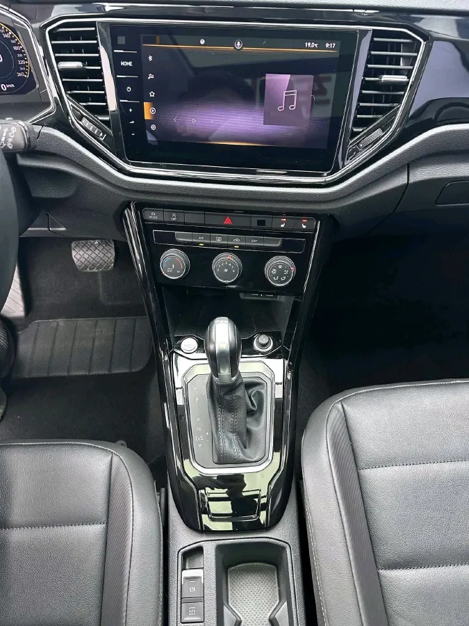 2022 Volkswagen T-Roc 1.4T 150HP L4 7DCT,autocango,china used car exporter,china ev exporter,chinese used car exporter,chinese used ev exporter