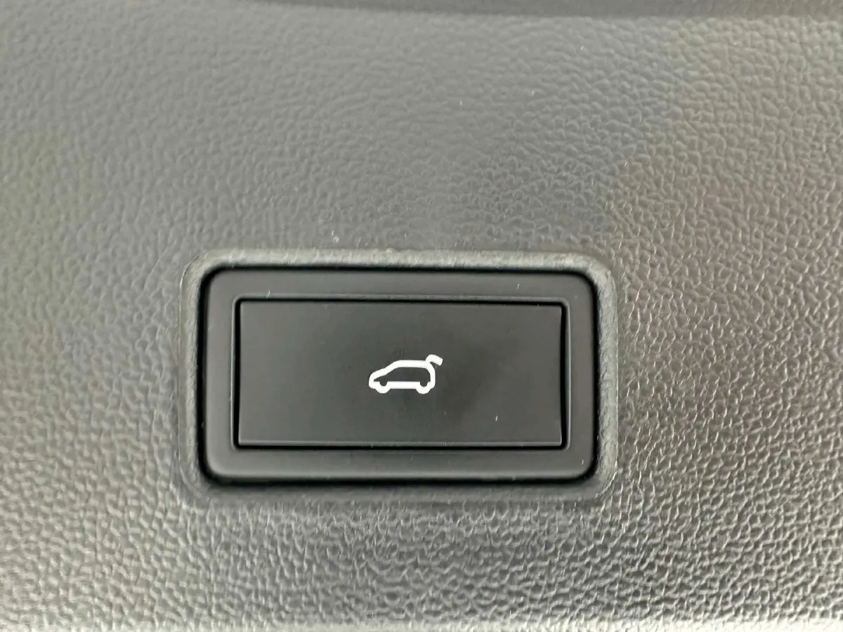 2022 Volkswagen T-Roc 1.4T 150HP L4 7DCT,autocango,china used car exporter,china ev exporter,chinese used car exporter,chinese used ev exporter