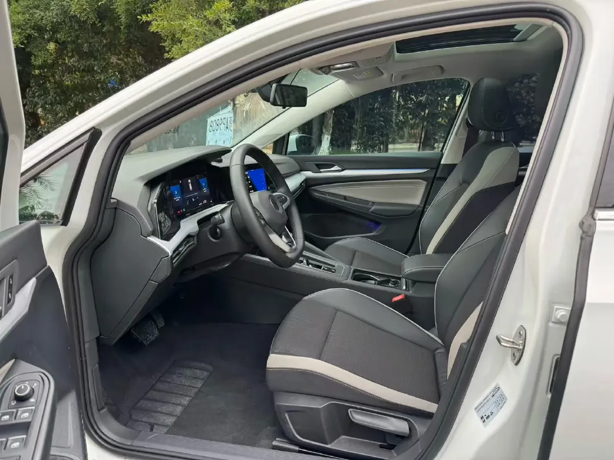 2023 Volkswagen Golf 1.4T 150HP L4 7DCT,autocango,china used car exporter,china ev exporter,chinese used car exporter,chinese used ev exporter