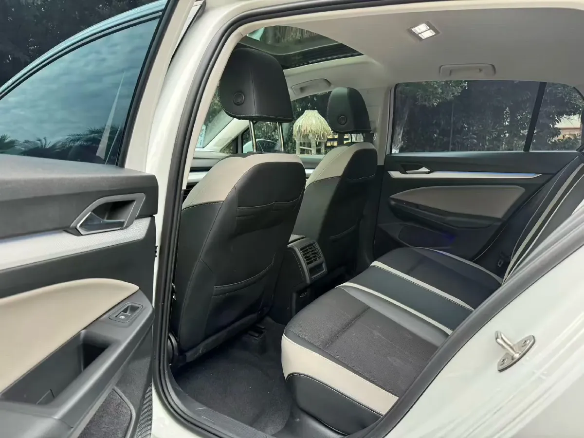 2023 Volkswagen Golf 1.4T 150HP L4 7DCT,autocango,china used car exporter,china ev exporter,chinese used car exporter,chinese used ev exporter