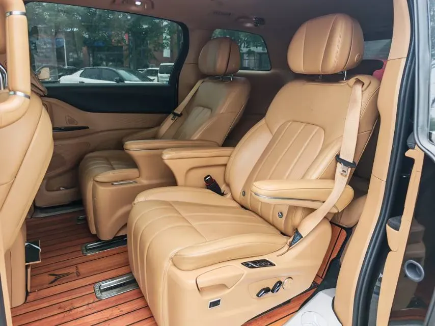 2022 Voyah Dream 1.5T 136HP L4 PHEV 25.57KWH,autocango,china used car exporter,china ev exporter,chinese used car exporter,chinese used ev exporter