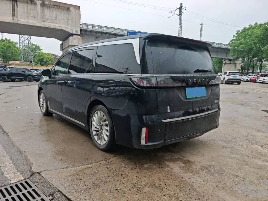 2022 Voyah Dream 1.5T 136HP L4 PHEV 25.57KWH,autocango,china used car exporter,china ev exporter,chinese used car exporter,chinese used ev exporter