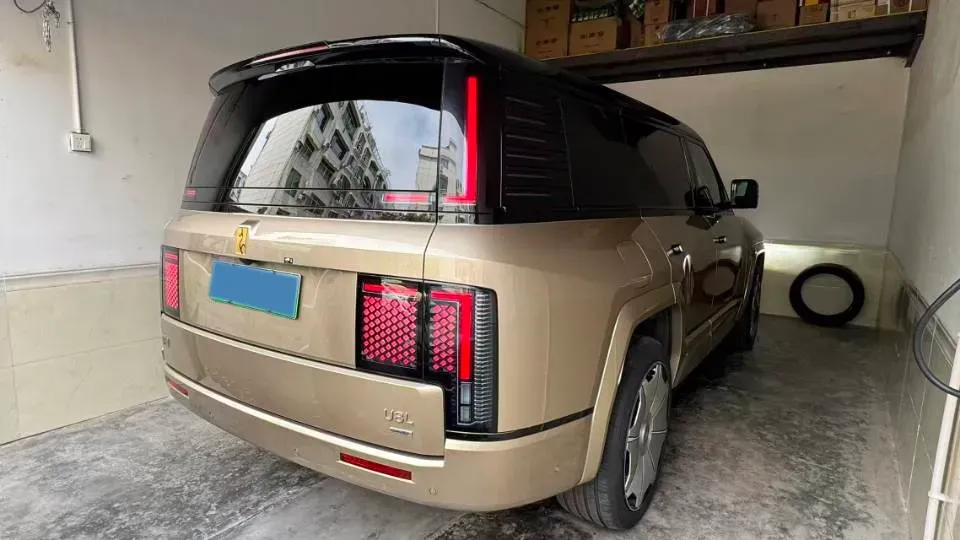 2025 YangWang U8 L REEV 272HP REEV,autocango,china used car exporter,china ev exporter,chinese used car exporter,chinese used ev exporter