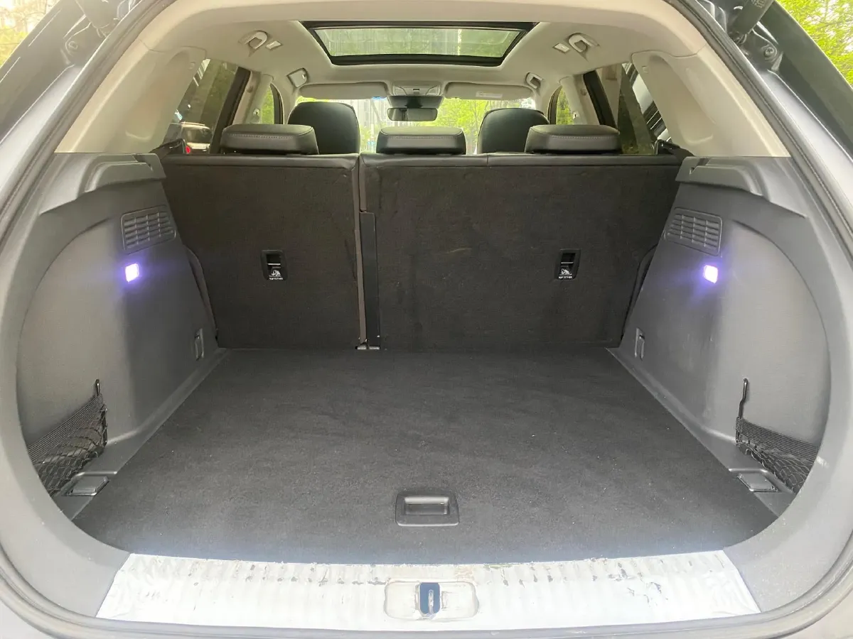 2019 HongQi HS5 2.0T 224HP L4 6AT,autocango,china used car exporter,china ev exporter,chinese used car exporter,chinese used ev exporter