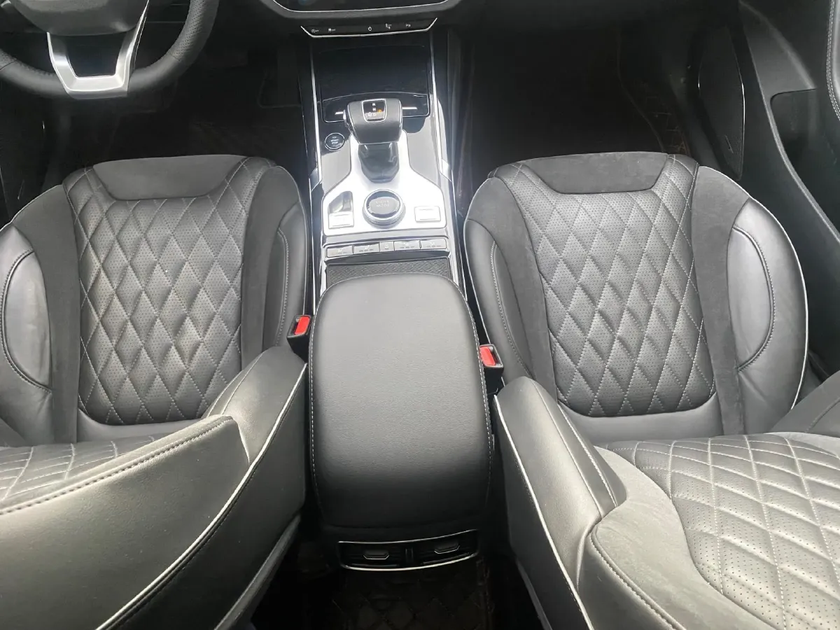 2019 HongQi HS5 2.0T 224HP L4 6AT,autocango,china used car exporter,china ev exporter,chinese used car exporter,chinese used ev exporter