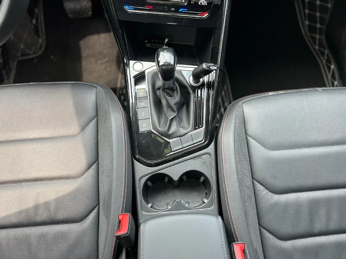 2021 Volkswagen Tayron 2.0T 186HP L4 7DCT,autocango,china used car exporter,china ev exporter,chinese used car exporter,chinese used ev exporter