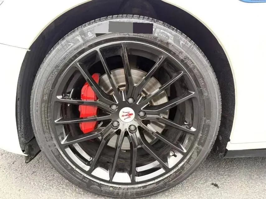 2021 Maserati Ghibli 2.0T 330HP L4 8AT,autocango,china used car exporter,china ev exporter,chinese used car exporter,chinese used ev exporter