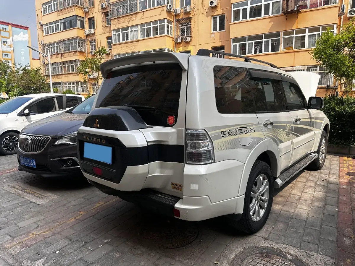 2018 Mitsubishi Pajero 3.0L 174HP V6 5AT,autocango,china used car exporter,china ev exporter,chinese used car exporter,chinese used ev exporter