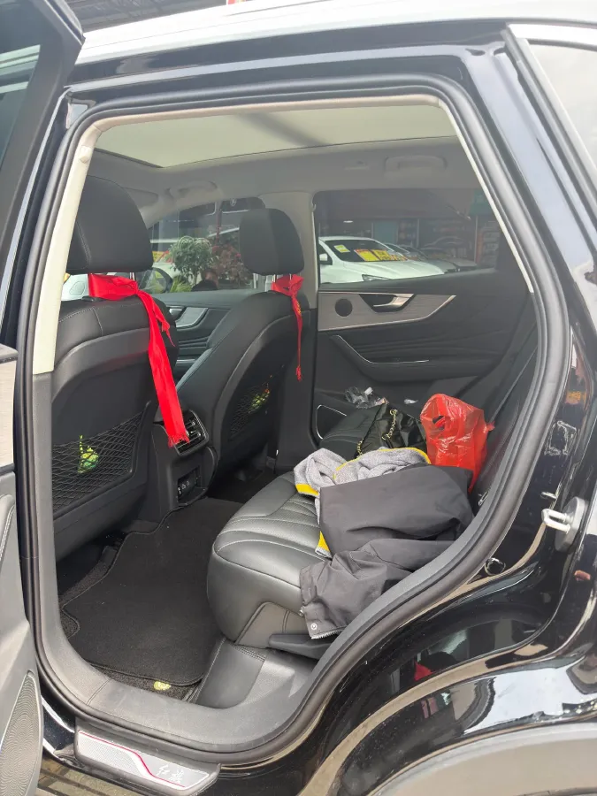 2026 HongQi HS5 2.0T 252HP L4 8AT,autocango,china used car exporter,china ev exporter,chinese used car exporter,chinese used ev exporter