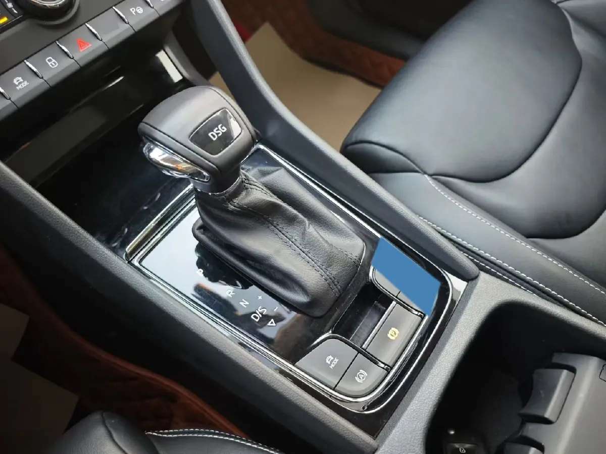 2018 Skoda Kodiak 1.8T 180HP L4 7DCT,autocango,china used car exporter,china ev exporter,chinese used car exporter,chinese used ev exporter